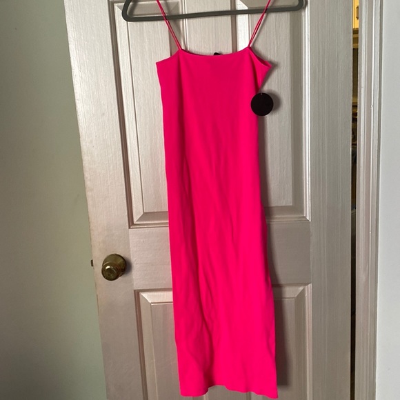 Barbie pink bodycon midi - Picture 2 of 4